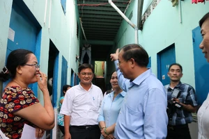 Ông Tất Thành Cang: Đừng tăng giá nhà trọ tội công nhân